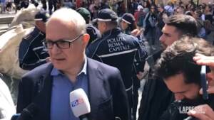 Blitz Barcaccia a Roma, Gualtieri: “Azioni stupide e dannose”