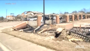 Tornado in Usa, la devastazione in un paese dell’Arkansas