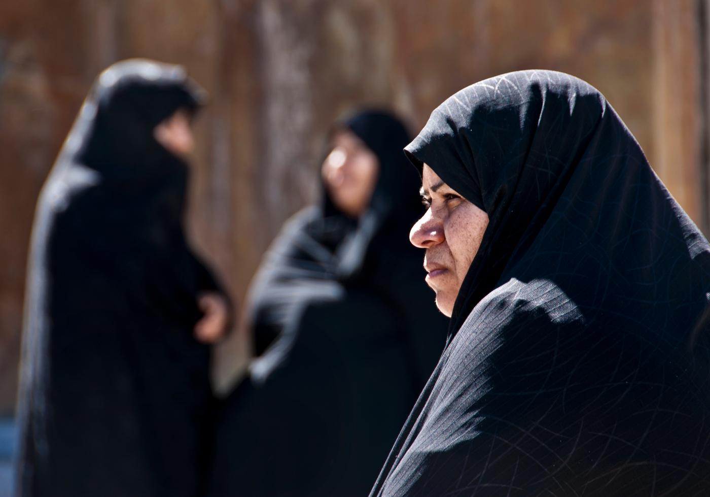 Iran, stop a istruzione per studentesse senza velo