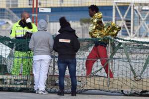 Migranti, 35 sbarcati nella notte a Pozzallo