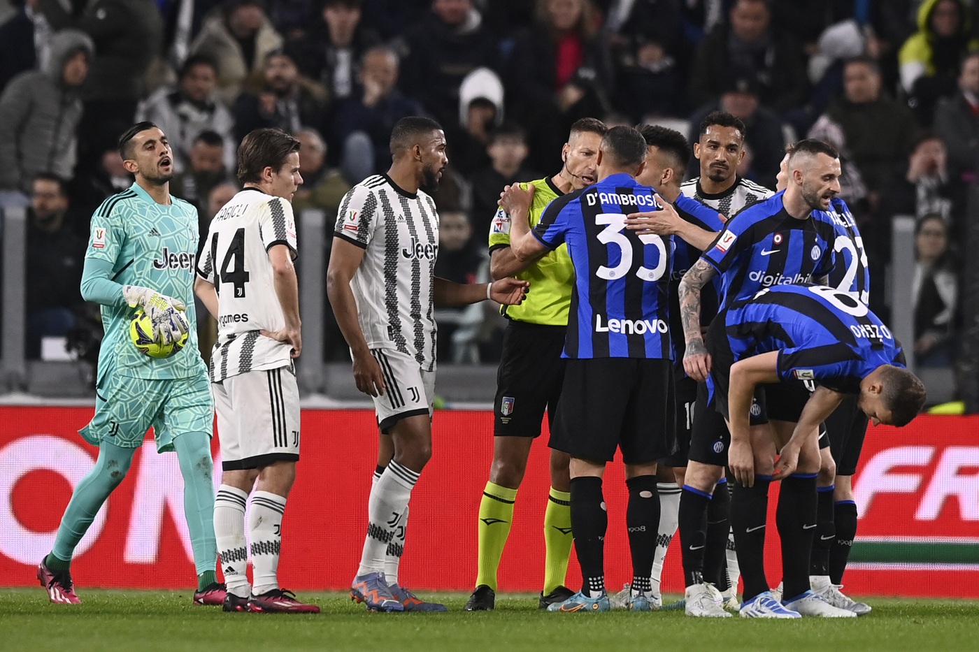 Coppa Italia: Juventus-Inter, 1-1 e rissa in campo Coppa Italia: Juventus-Inter, 1-1 e rissa in campo