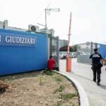 Bari, violentò studentessa in ambulanza: condannato a 10 anni