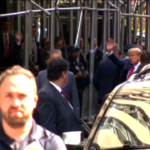 Donald Trump, l’arrivo in Procura a Manhattan per l’arresto