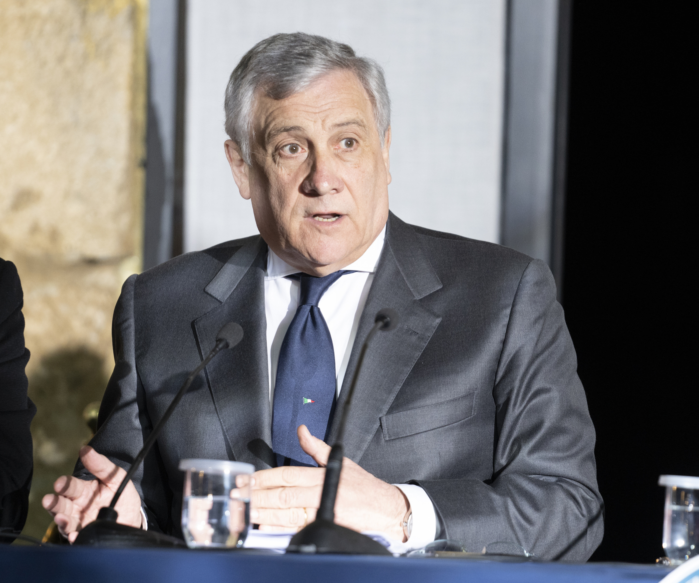 Mussolini, Tajani: “Ha fatto più danni che cose utili all’Italia”