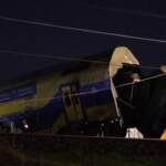 Olanda, treno deragliato: soccorritori al lavoro