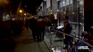 New York, giornalisti accampati fuori dal tribunale in attesa di Trump