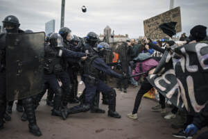 Francia, domani nuove proteste contro riforma pensioni