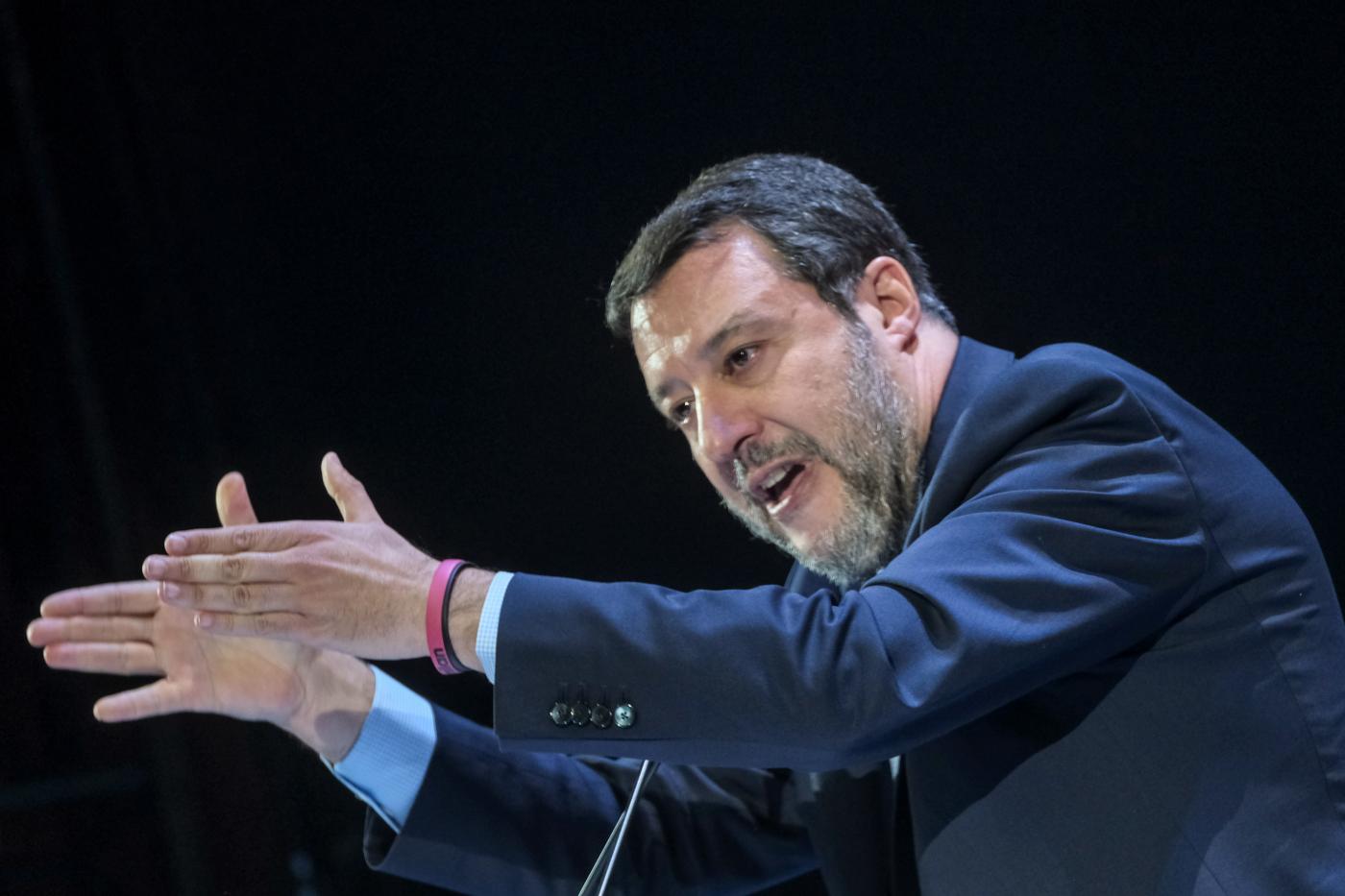 Sicurezza stradale, Salvini: “Proporrò alcol lock”