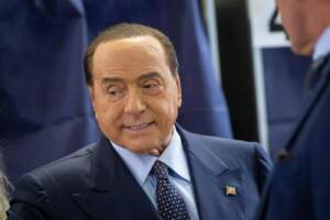 Berlusconi ricoverato, preoccupazione per l’ex premier