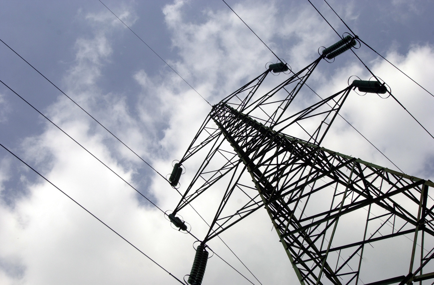 Energia, nel 2022 prezzo elettricità raddoppiato rispetto a 2021