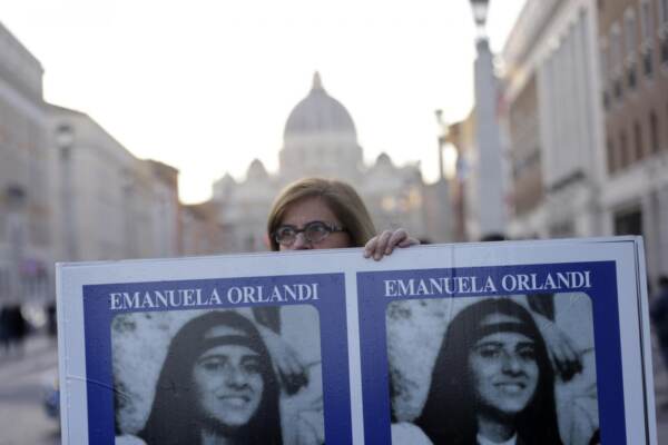 Sit -in per chiedere la verita' sulla sparizione di Emanuela Orlandi