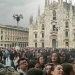 Milano, folla oceanica per l’arrivo di Quentin Tarantino