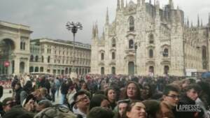 Milano, folla oceanica per l’arrivo di Quentin Tarantino