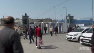 Israele, palestinesi varcano checkpoint di Gerusalemme