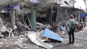 Ucraina, attacco di Kiev nel centro di Donetsk: un morto