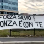 Silvio Berlusconi, striscione dei tifosi Monza davanti al San Raffaele