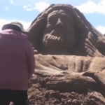 Pasqua, le immagini della Settimana Santa sulle dune della Bolivia