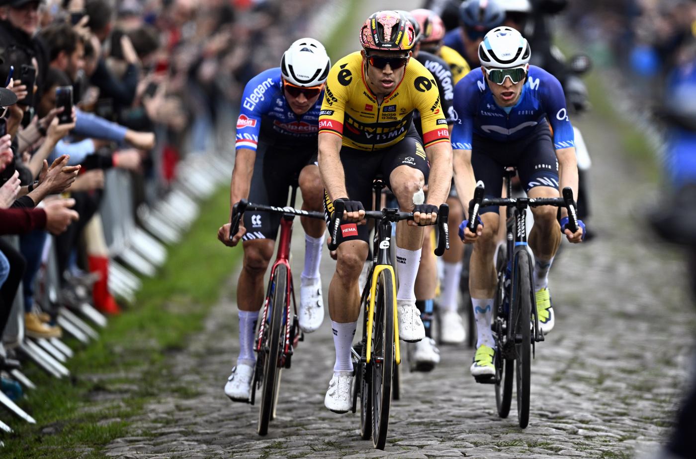 Parigi-Roubaix, Van der Poel vince la 120esima edizione