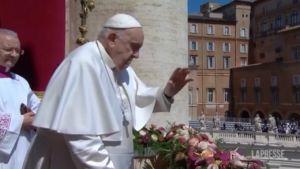 Pasqua, Papa Francesco: “Diffondere luce su popolo russo”