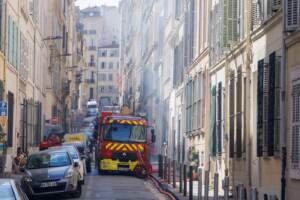 Marsiglia, trovati 2 corpi tra macerie edificio crollato