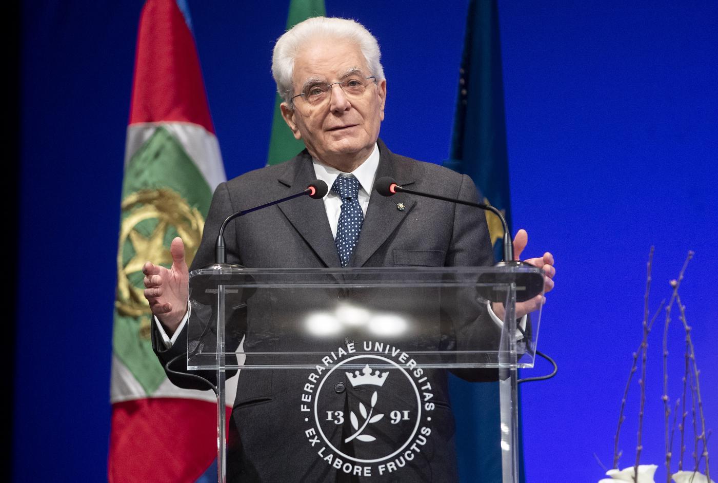 Polizia, Mattarella: “Incarna valori legalità e sicurezza” Polizia, Mattarella: “Incarna valori legalità e sicurezza”