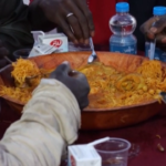 Libia, centinaia di fedeli condividono la cena durante il Ramadan