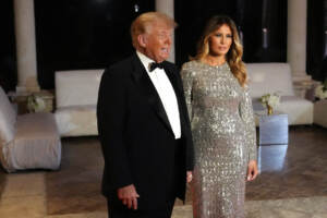 Trump, Melania ricompare in pubblico insieme a Donald