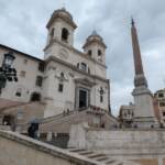 Roma: danneggiò in auto Trinità dei Monti, a processo rischia fino a 5 anni