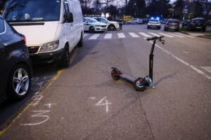 Luogo dell'incidente tra un monopattino e un autocarro in Piazza Esquilino angolo via Zamagna a Milano