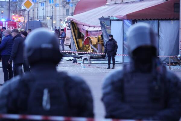 Bomba in un caffè a San Pietroburgo: morto blogger Vladlen Tatarsky