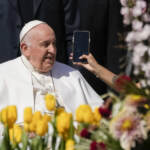 Papa Francesco consente voto donne a riunione vescovi