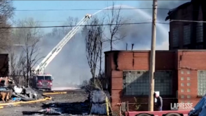 Usa, incendio in magazzino plastica in Indiana: mille evacuati