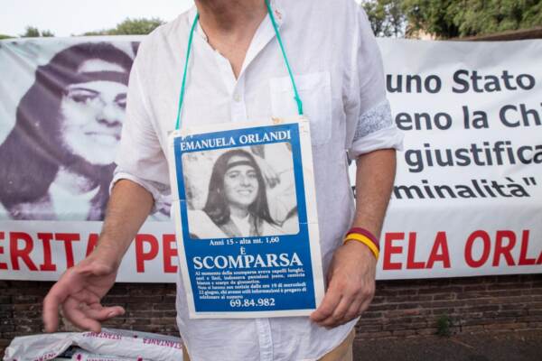 Sit-in a Roma di Pietro Orlandi fratello di Emanuela Orlandi