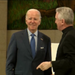 Irlanda, Biden in visita al Santuario di Knock