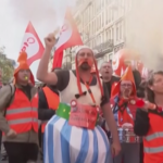 Francia, migliaia di lavoratori protestano a Parigi contro riforma pensioni