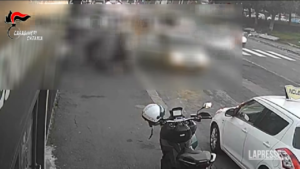 Catania, 23enne pestato e gambizzato: il video dei carabinieri