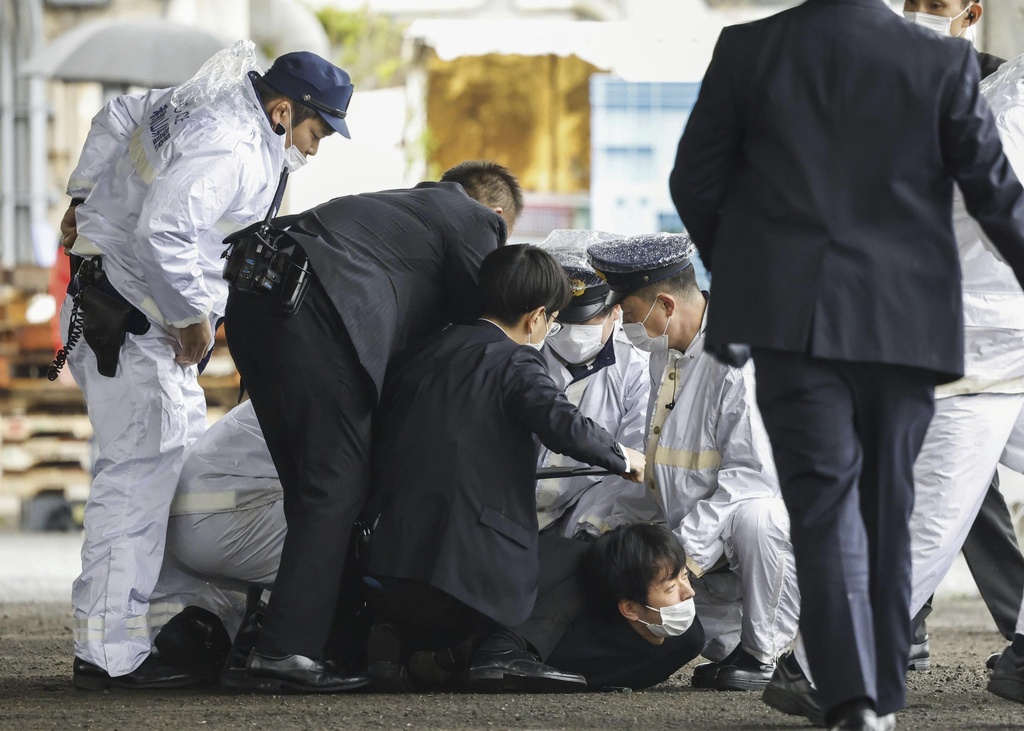 Giappone, esplosione a evento elettorale: illeso pm Kishida