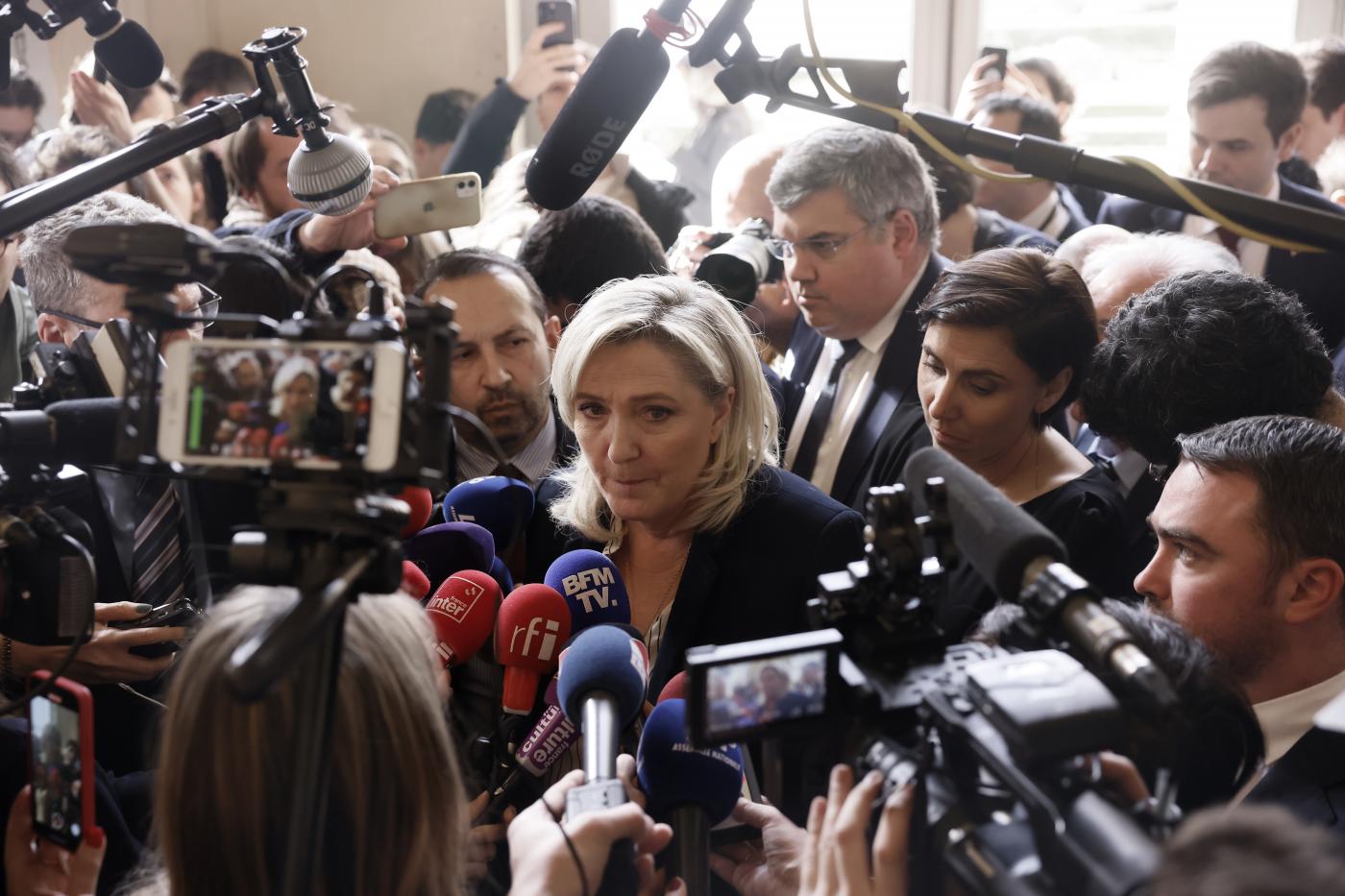 Francia, Marine Le Pen: “Mio padre sta bene” Francia, Marine Le Pen: “Mio padre sta bene”