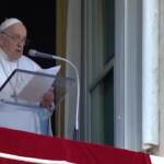 Papa: “Pensiero a russi e ucraini, signore li aiuti a far pace”