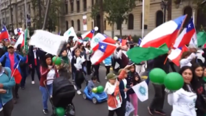 Cile, in aumento vittime crimini violenti: manifestazione a Santiago