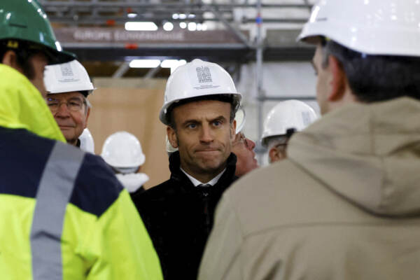 Francia, Macron: “Riforma delle pensioni al via in autunno”