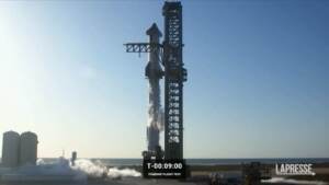Spazio, SpaceX annulla primo tentativo lancio razzo Starship