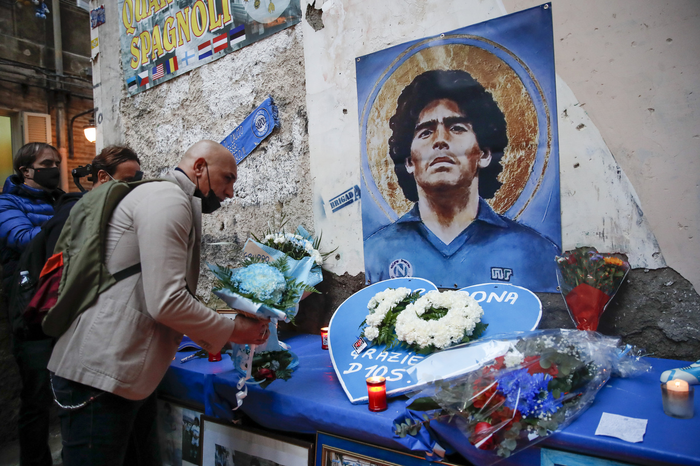 Morte Maradona, a processo otto tra medici e infermieri