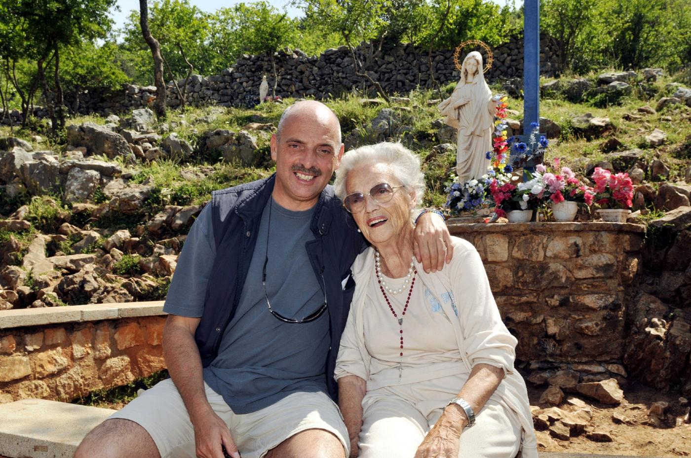 Paolo Brosio, morta a 102 anni la madre Anna Marcaccio