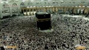 Ramadan, alla Mecca in migliaia celebrano il Laylat al-Qadr
