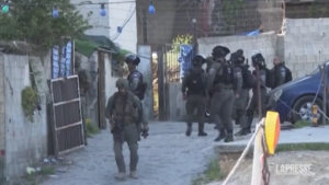 Spari a Gerusalemme Est, feriti 2 israeliani: caccia all’aggressore