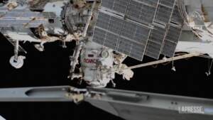 Spazio, 2 astronauti russi fuori dalla ISS: le immagini della ‘passeggiata’
