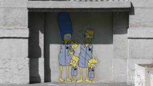Milano, vandalizzato murale Simpson a Memoriale Shoah