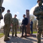 Ucraina, Zelensky visita confine con Bielorussia e Polonia