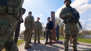 Ucraina, Zelensky visita confine con Bielorussia e Polonia